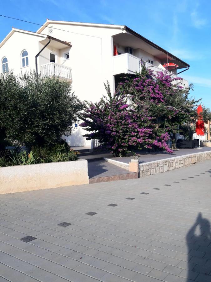 Apartments Zoran Povljana Exterior foto