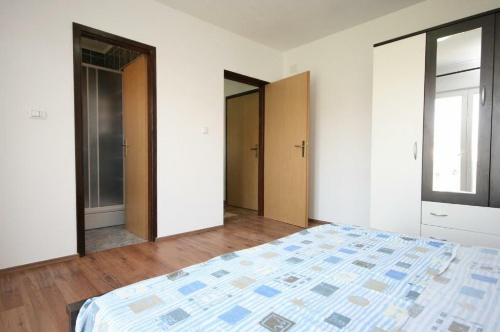 Apartments Zoran Povljana Exterior foto